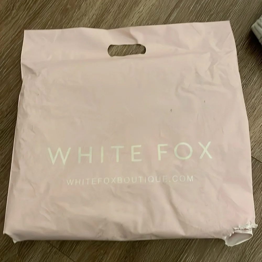 NWT White Fox Boutique Offstage Sweatpants Moon VOL.3 in size Small - Picture 6 of 11